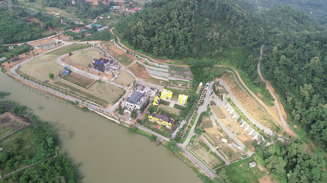 Những[-]ai[-]phải[-]chịu[-]tr&aacute;ch[-]nhiệm[-]việc[-]'xẻ[-]thịt'[-]đất[-]rừng[-]S&oacute;c[-]Sơn?